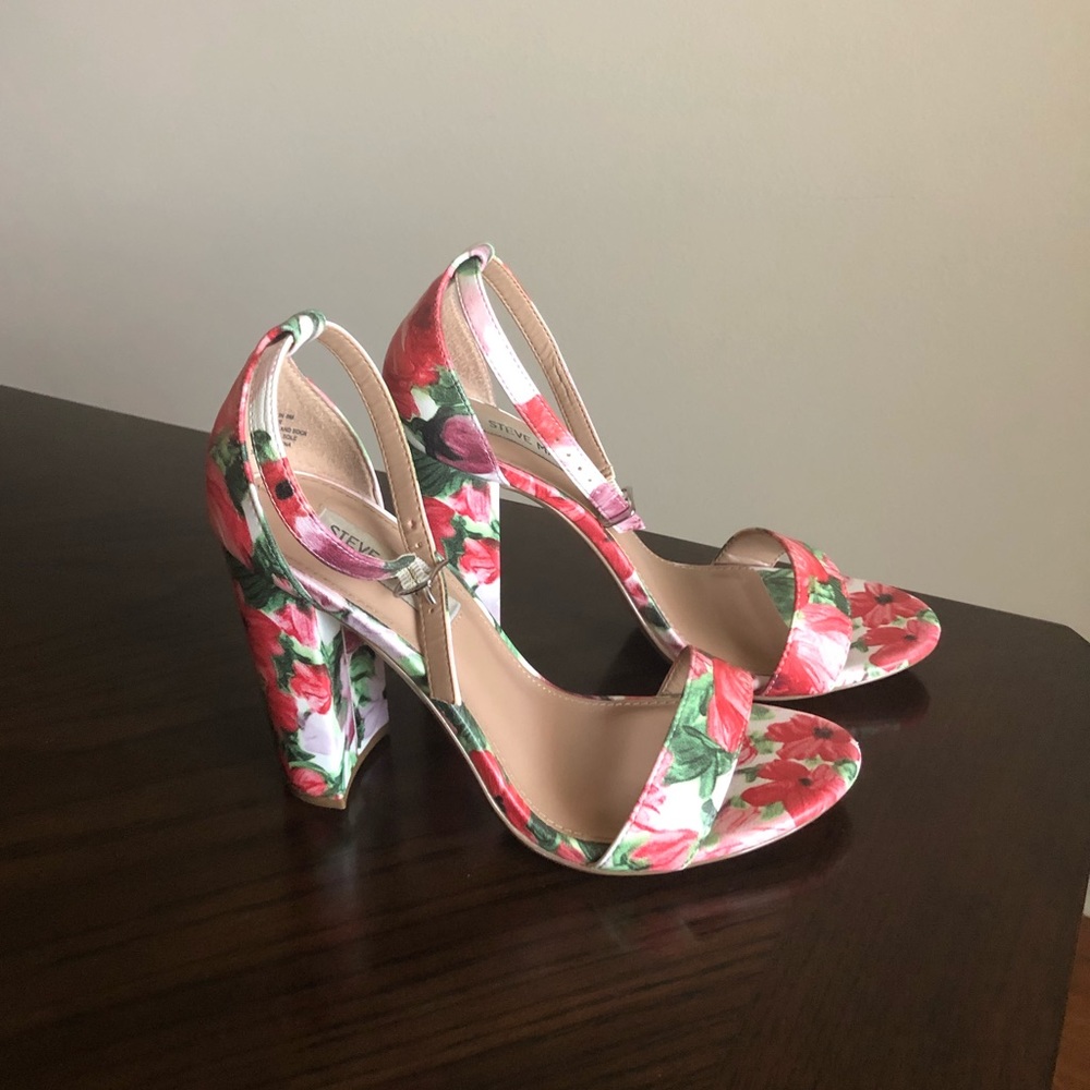 Steve Madden Floral Heel